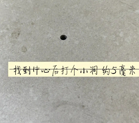 宁武瓷砖空鼓维修公司专业解答在瓷砖铺贴过程中，如果砂料搅拌不均匀，将会带来以下问题